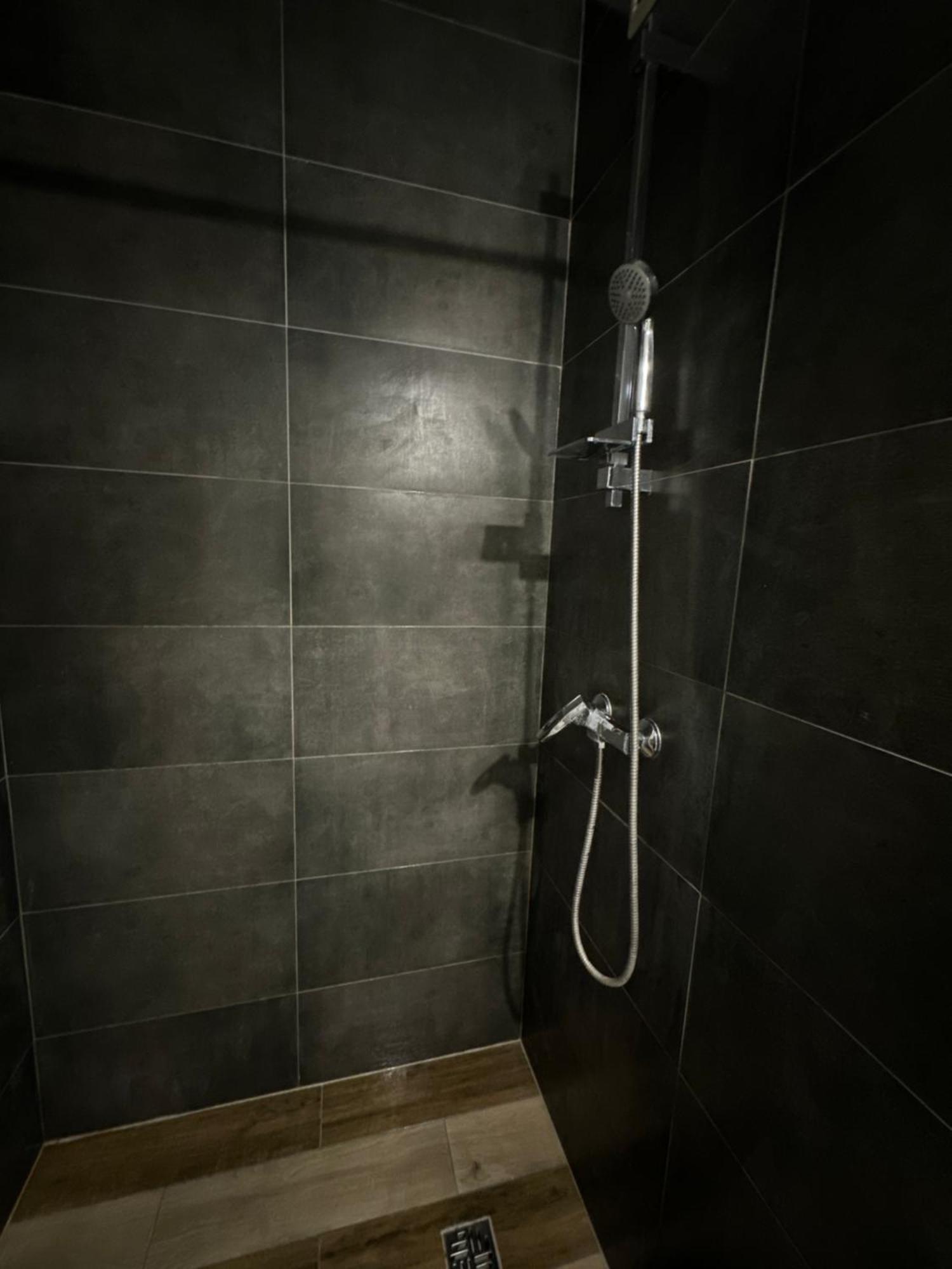Levvv Apartment リヴィウ エクステリア 写真